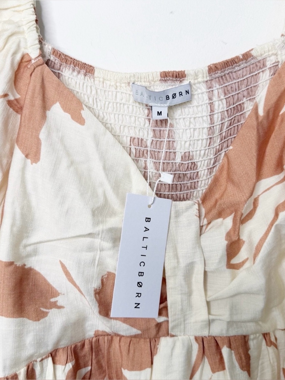 NWT BALTIC BORN Alona Puff Sleeve Floral Print Mini Dress Cream and Tan Medium - Picture 2 of 4